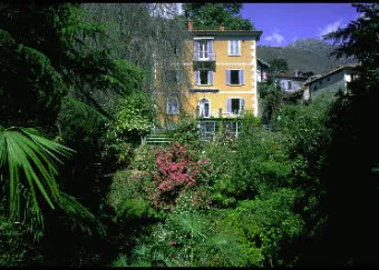 Villa from the garden400